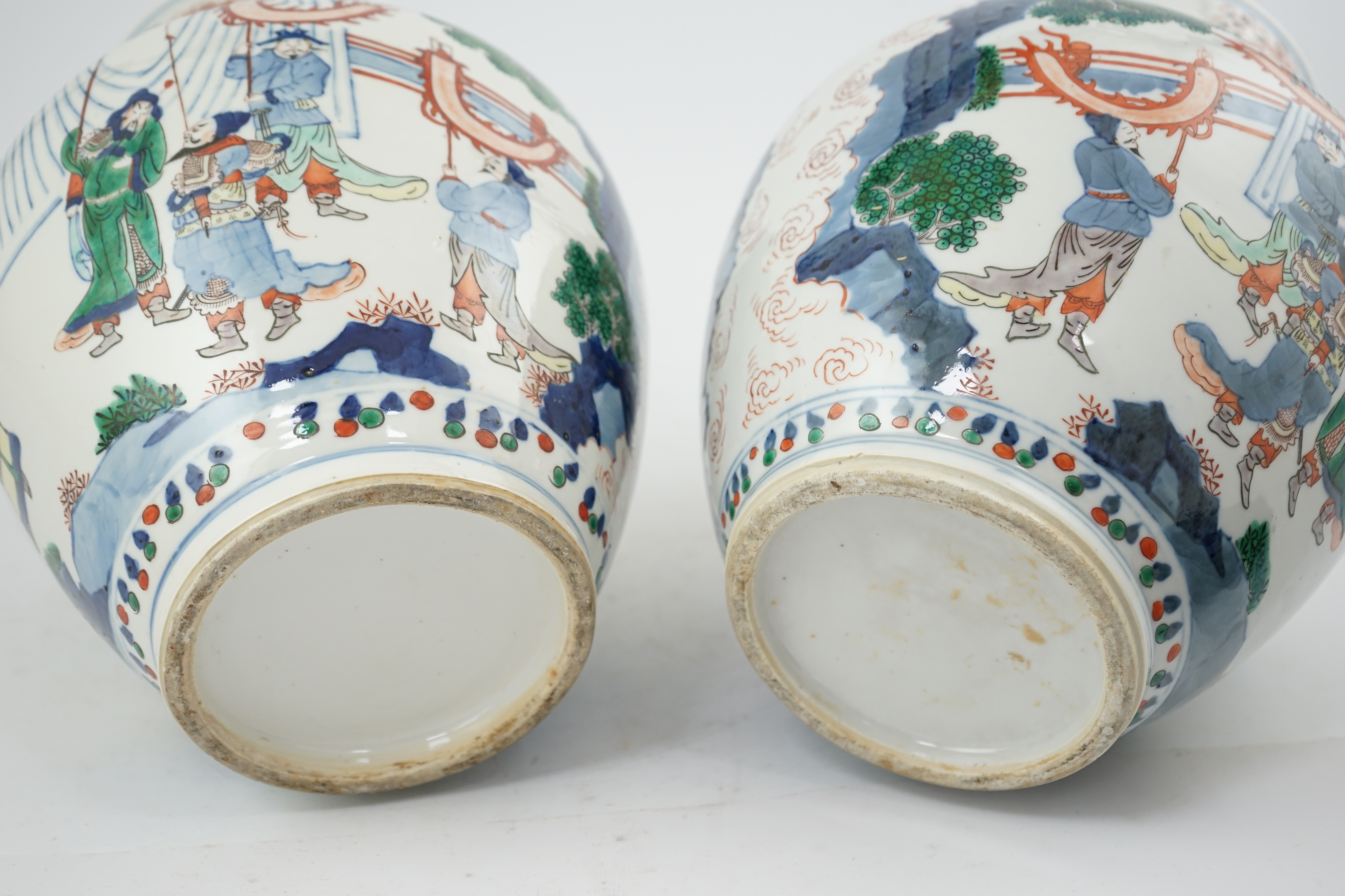 A pair of large Chinese wucai jars and covers, late 19th century